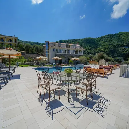 B&B Gialisa 4*